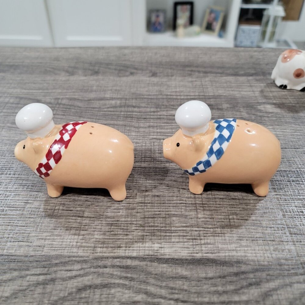 Grasslands Road Pig Chefs Shakers Set - Picture 3 of 9